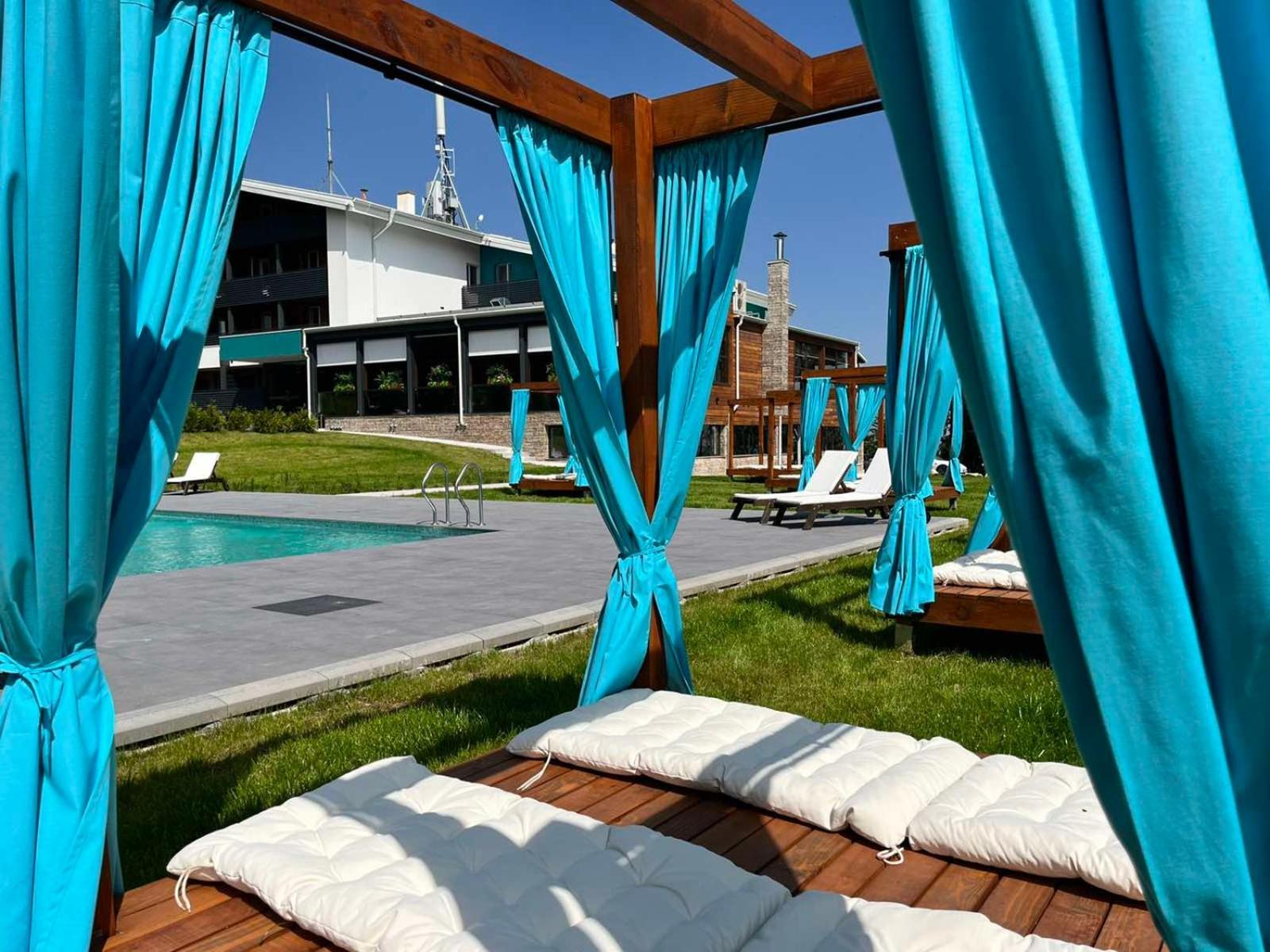 103 View Park Hotel Паничиште Екстер'єр фото