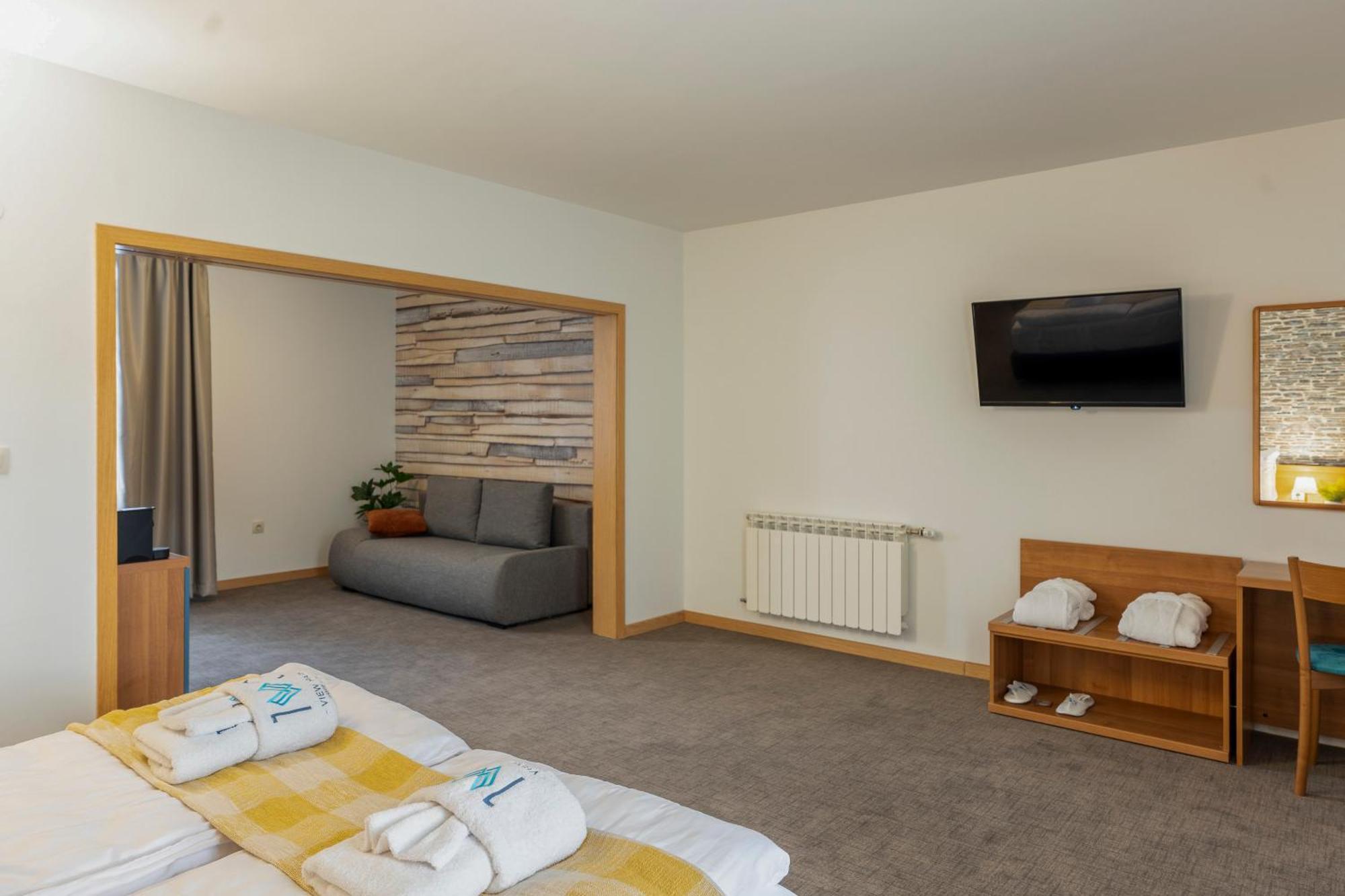 103 View Park Hotel Паничиште Екстер'єр фото