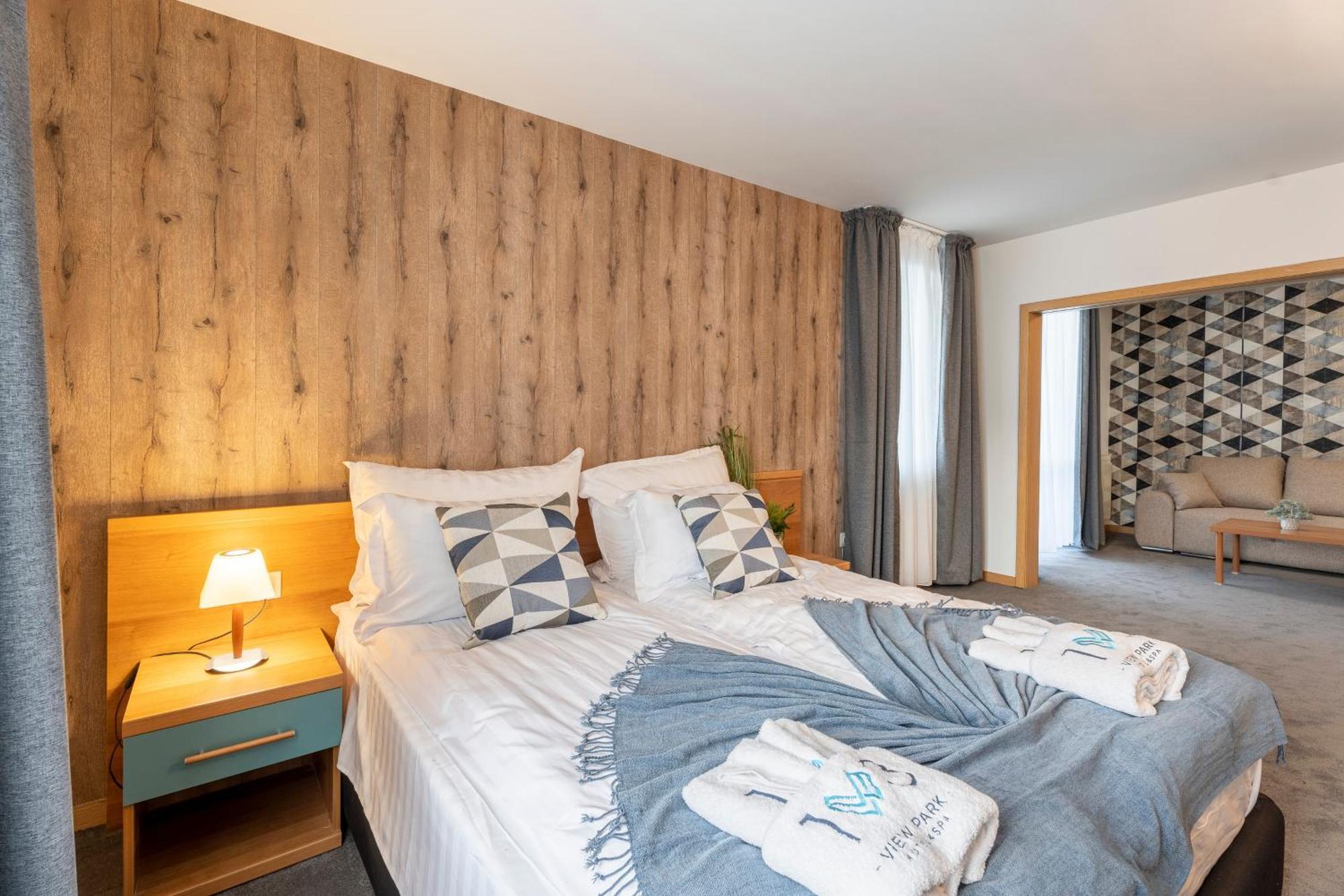 103 View Park Hotel Паничиште Екстер'єр фото