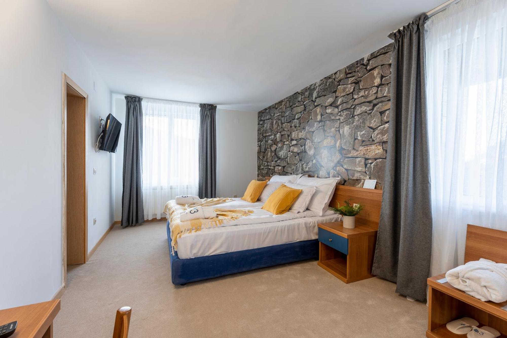 103 View Park Hotel Паничиште Екстер'єр фото