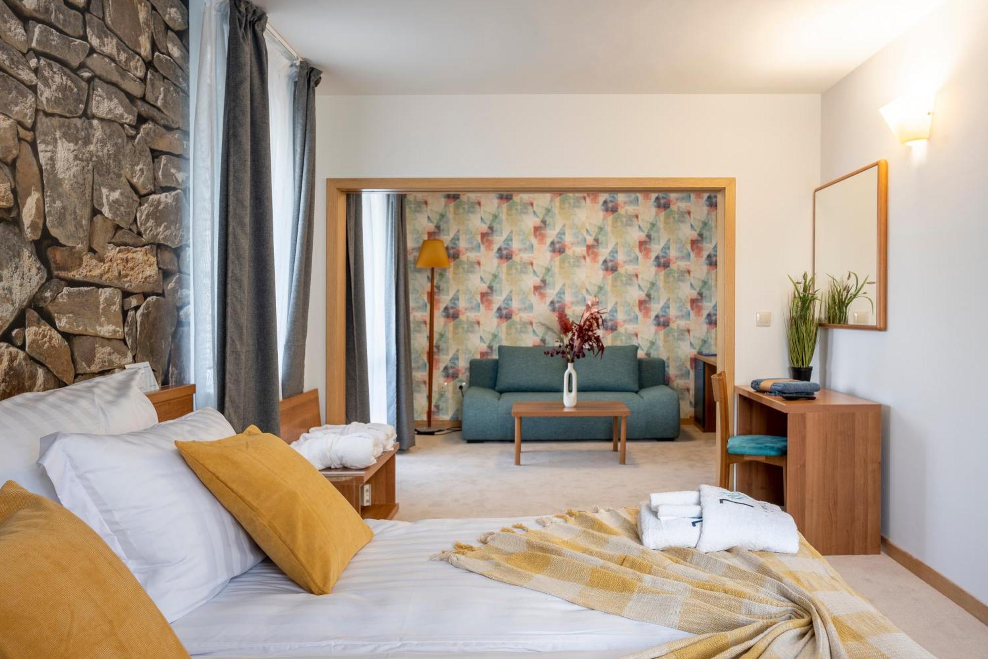 103 View Park Hotel Паничиште Екстер'єр фото